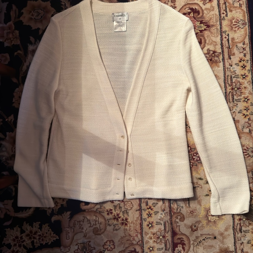 🍁SOLD🍁Chanel Cream Cardigan - Picture 3 of 17